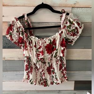Never worn!! Reformation - Off shoulders top with tie straps- large
